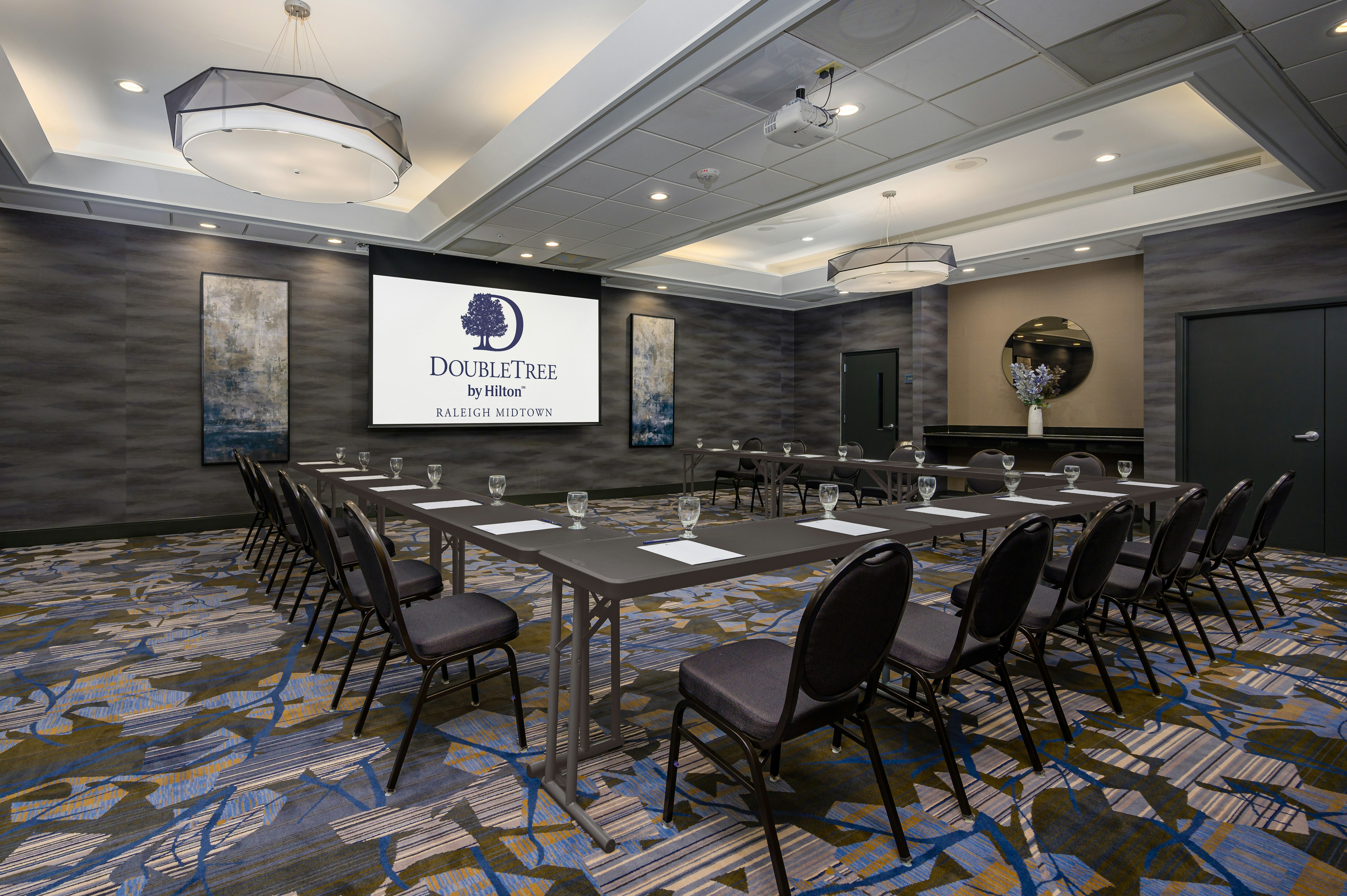 DoubleTree by Hilton Raleigh Midtown 13/21