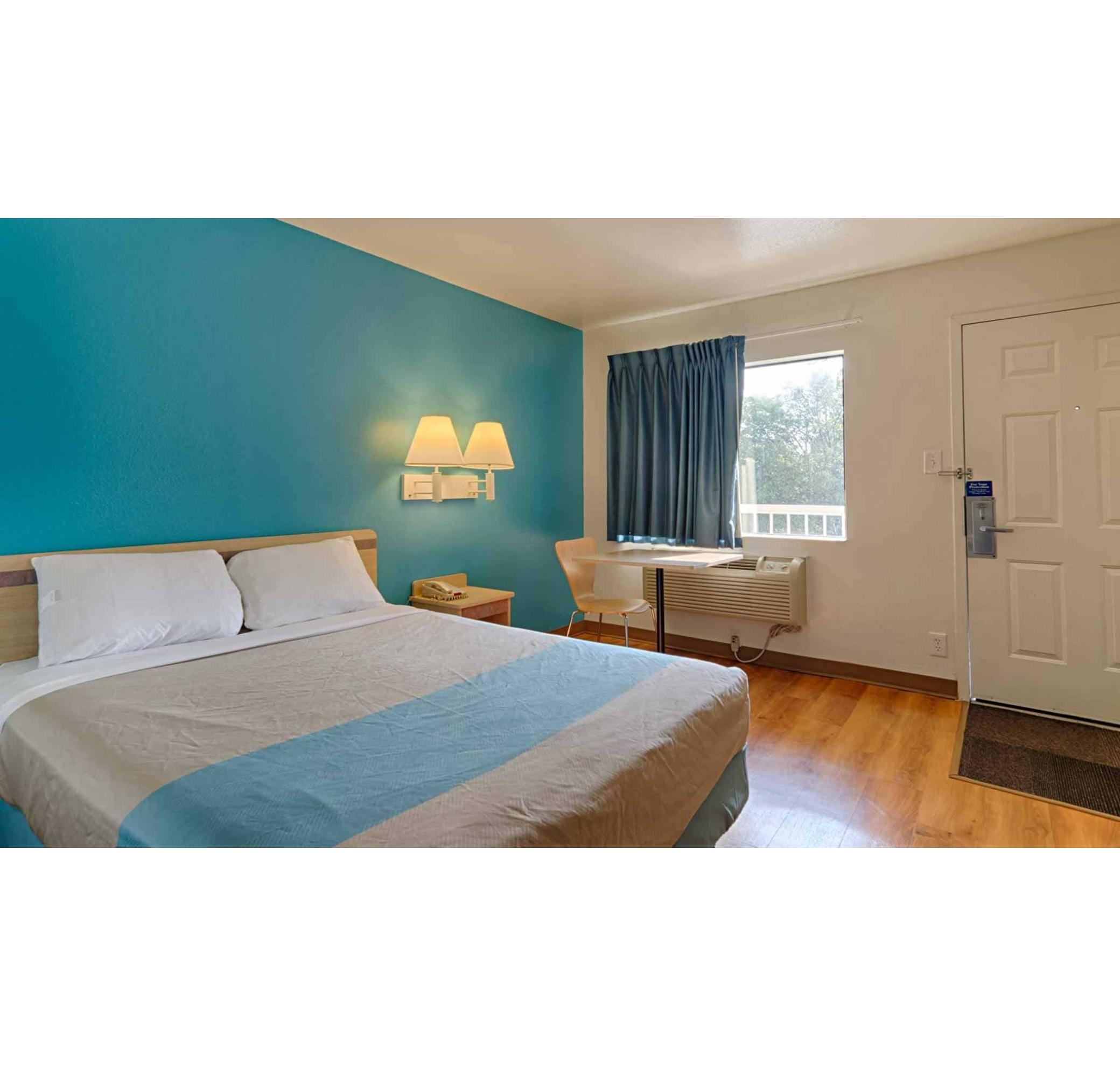 1 Full Bed