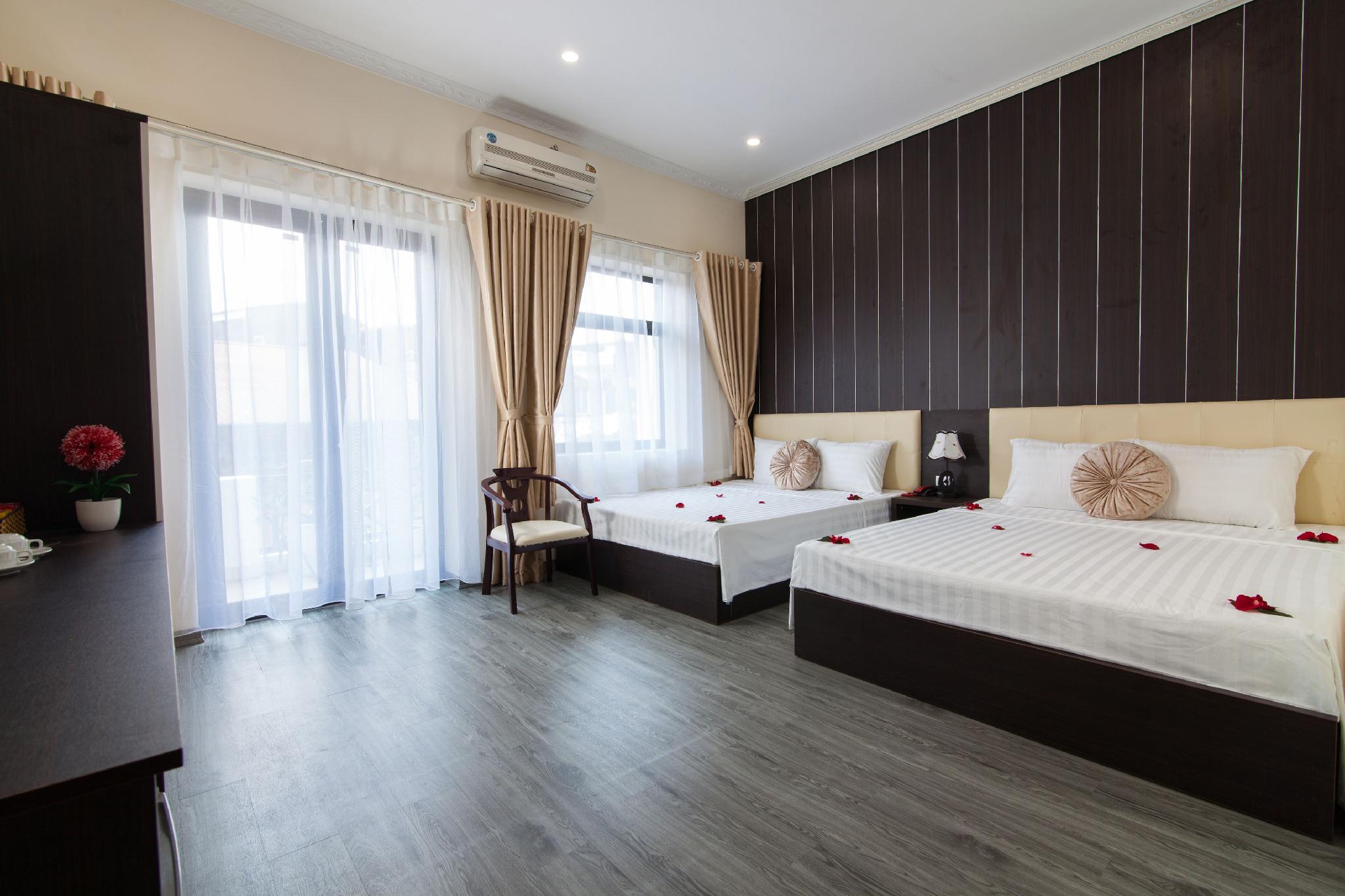 Family Suite, City View, Balcony