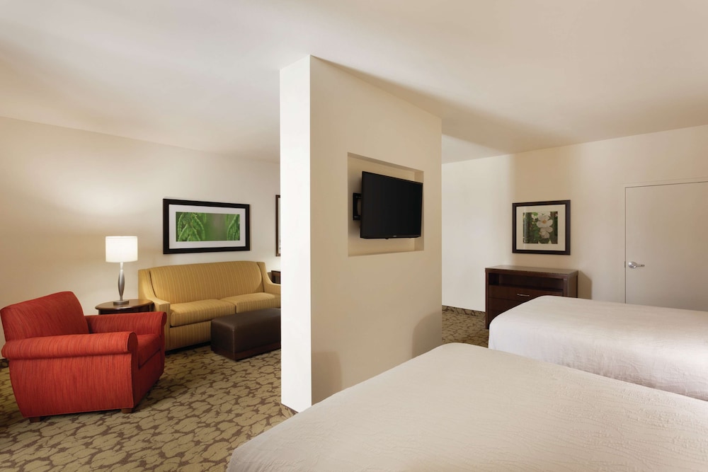 Hilton Garden Inn Rochester Downtown NY 10/66