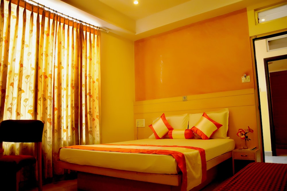 SUVARNA RESIDENCY 28/46