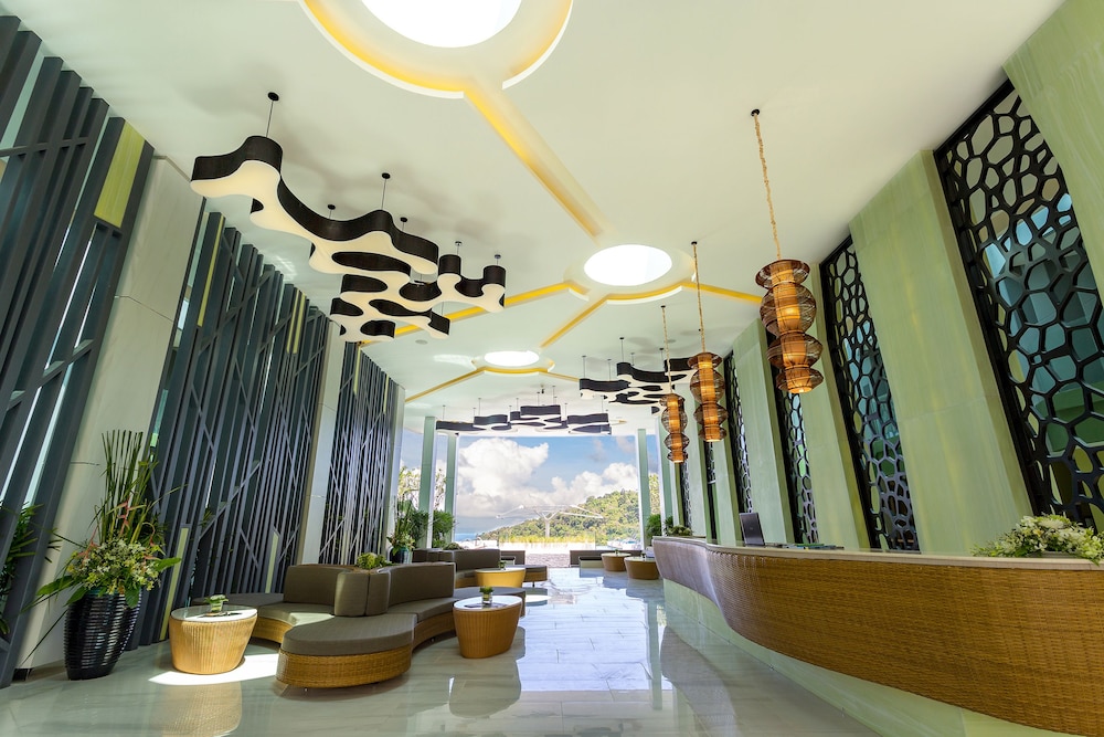 Crest Resort and Pool Villas 39/50