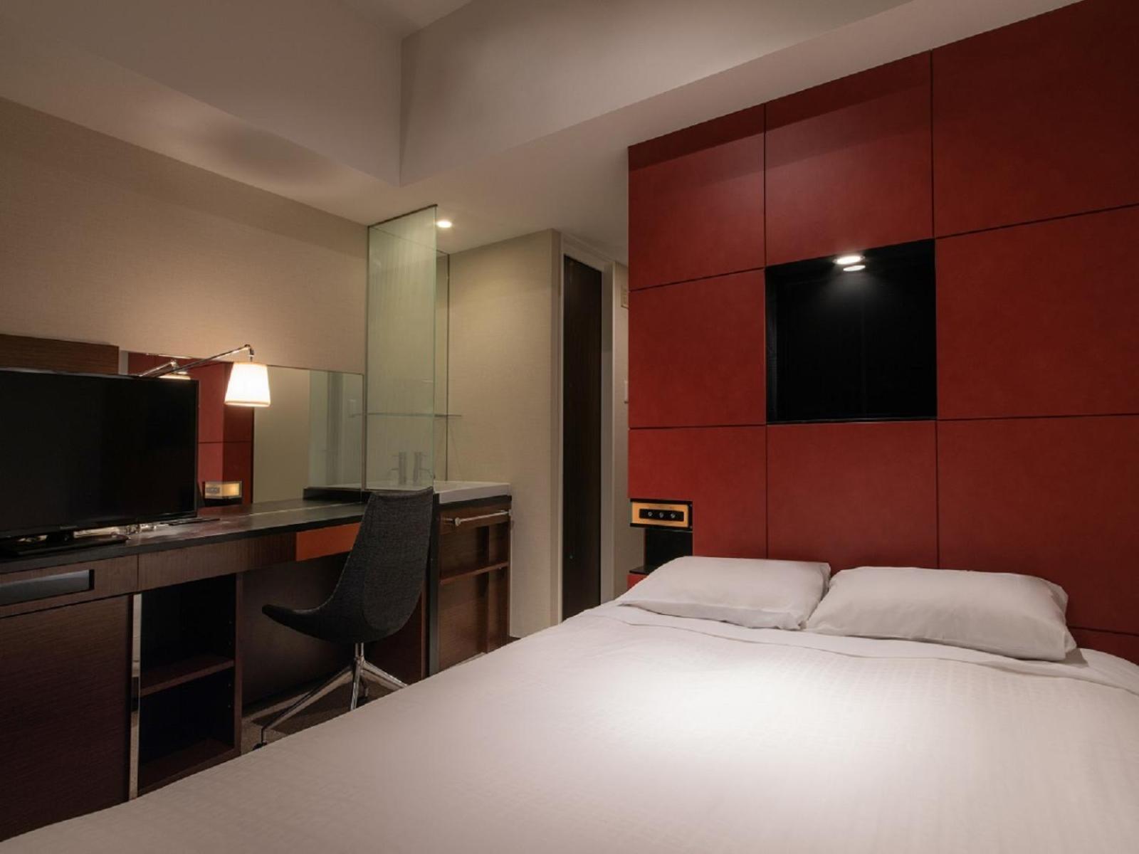 ROOM, SEMI DOUBLE BED