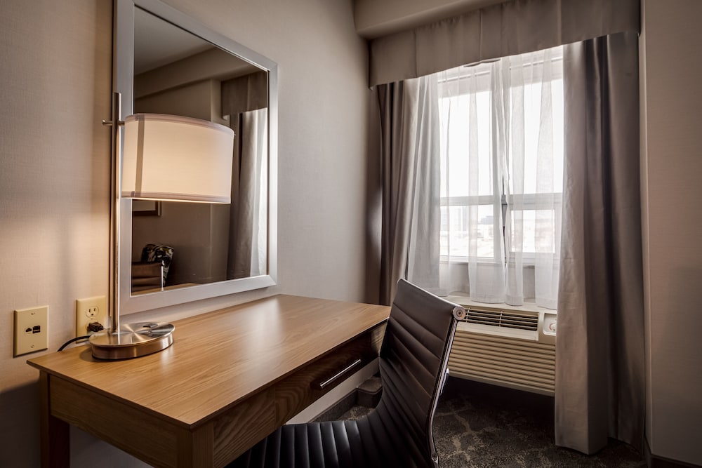 Monte Carlo Inn Vaughan Suites 40/65