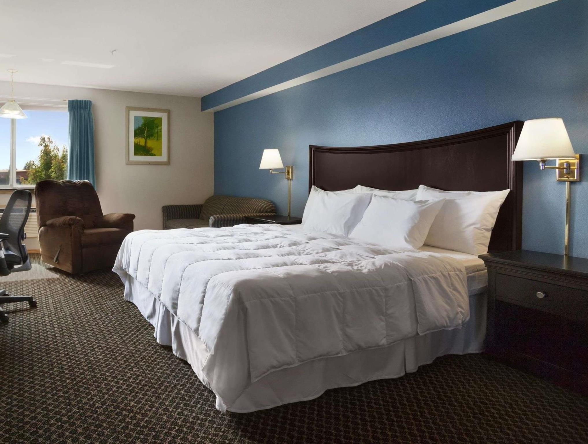 Days Inn Lacey Olympia Area 8/19