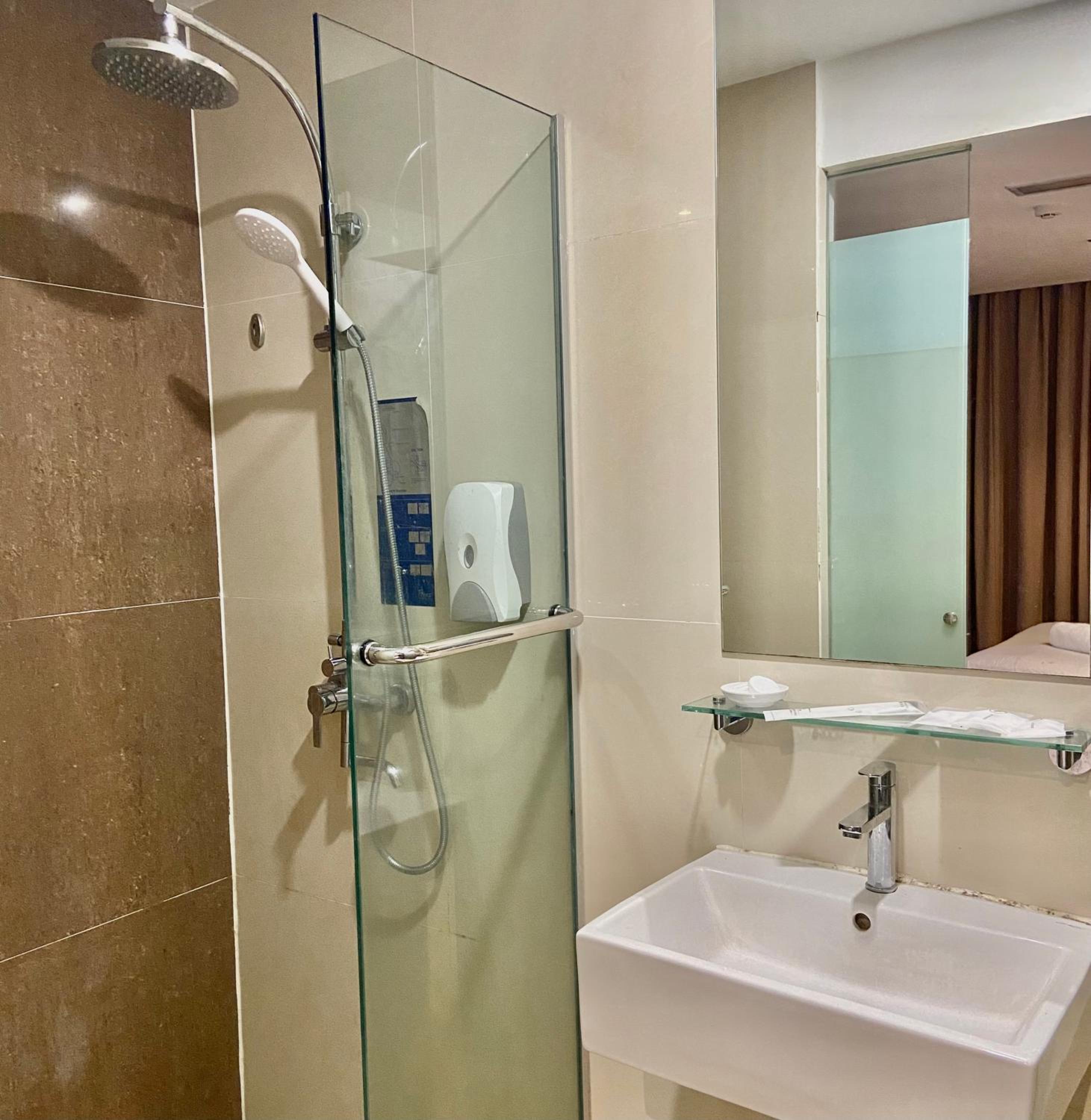 FRENZ HOTEL KUALA LUMPUR 46/47