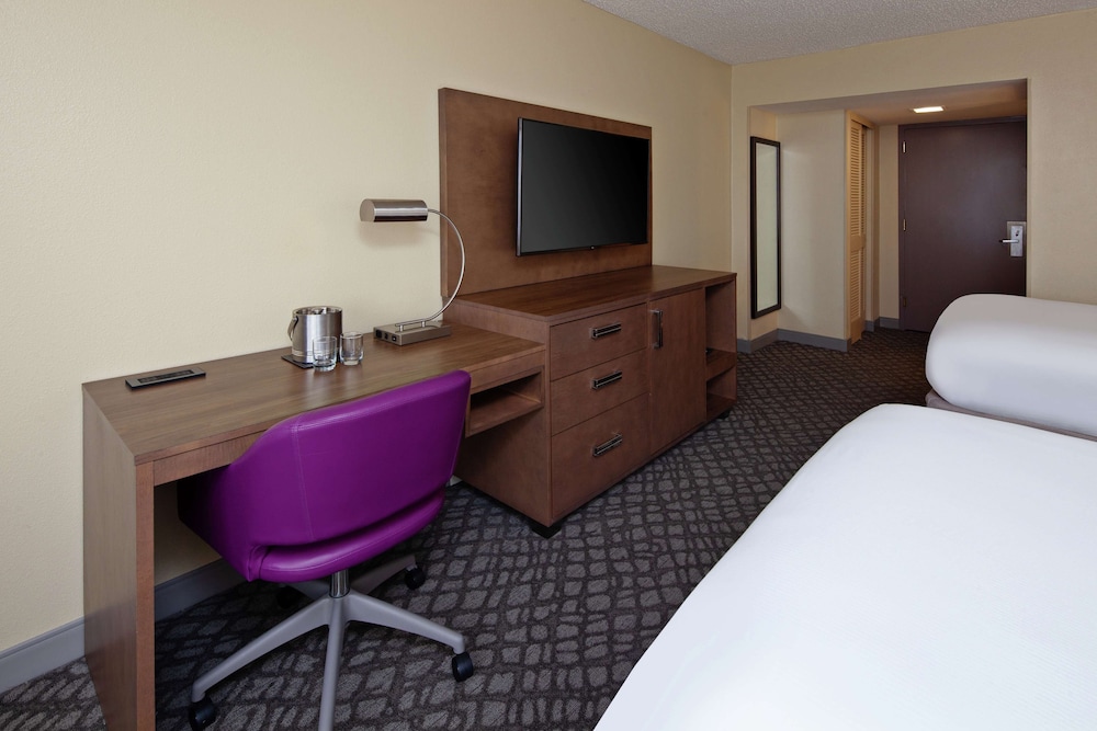 Doubletree By Hilton New Orleans Airport 15/58