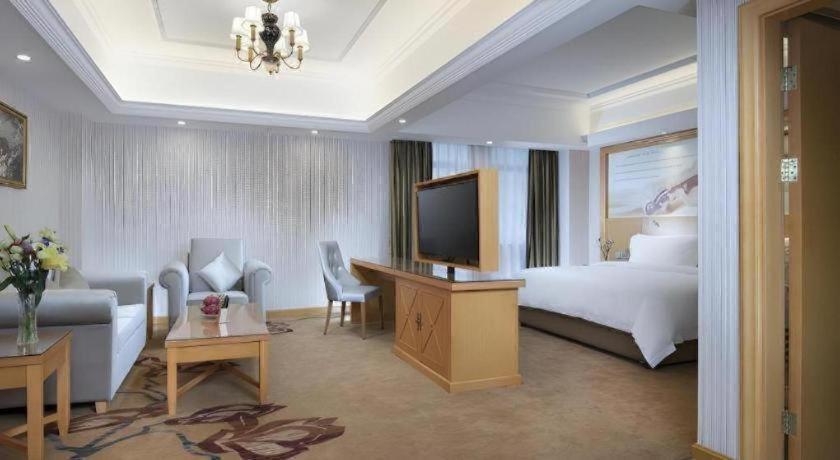 Vienna Hotel (Zhongshan Rainbow Avenue) 27/58