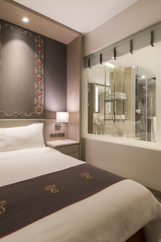 Sheraton New Delhi 10/40