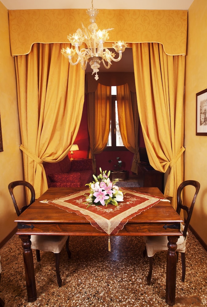 Residence Palazzo Odoni 13/15