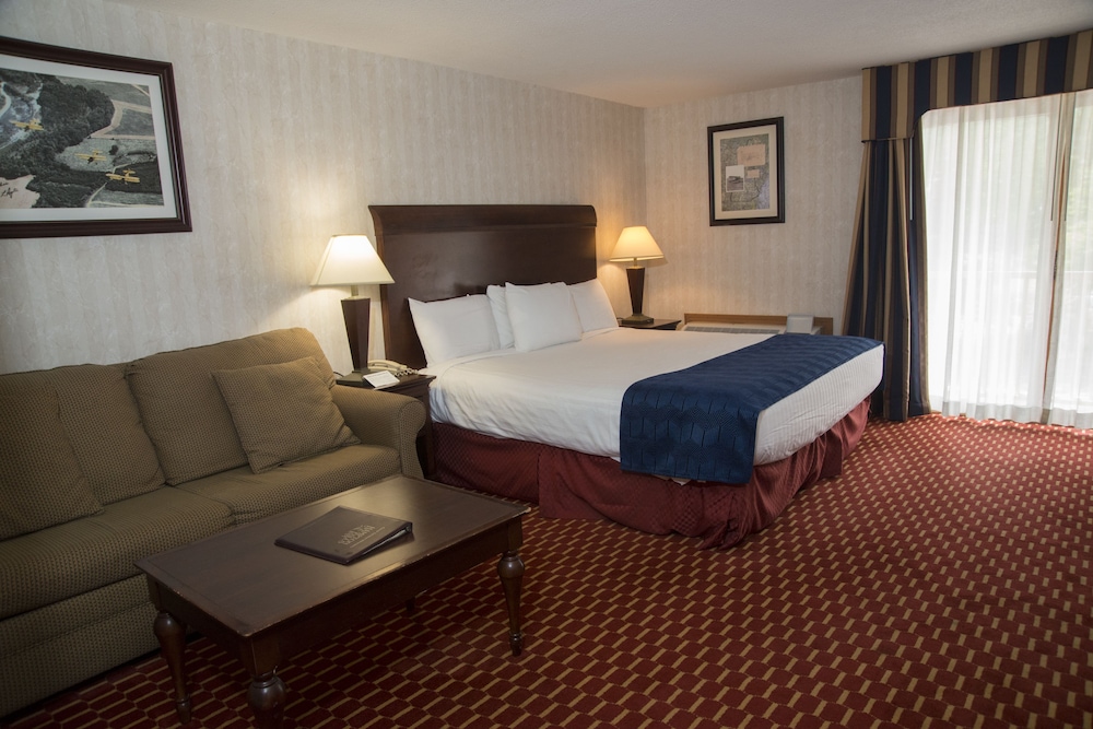 Hampton Falls Inn 9/44