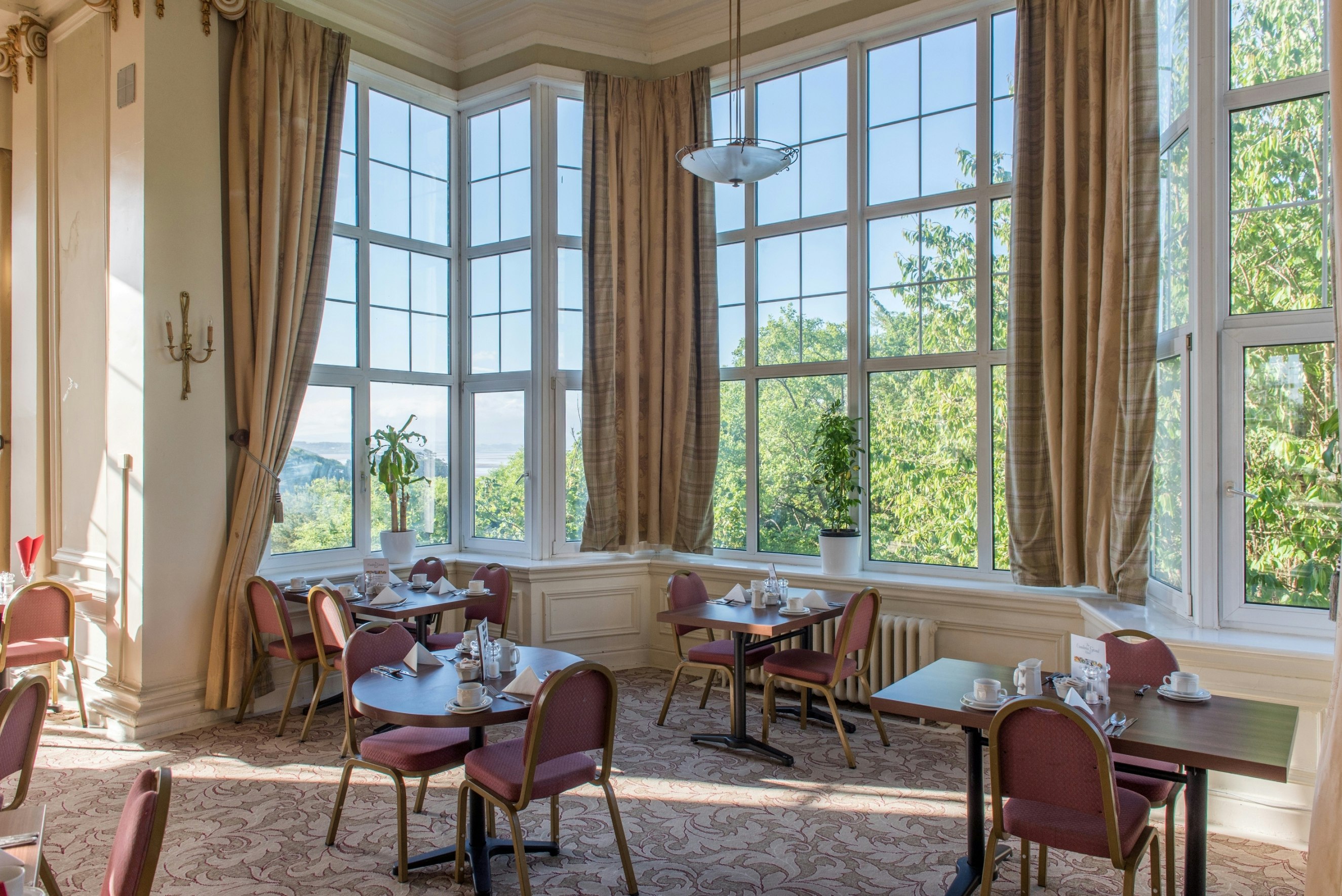 Cumbria Grand Hotel 63/82