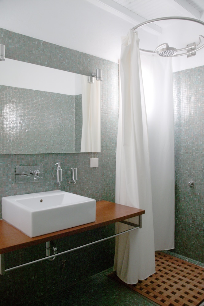 Ostraco Suites 73/75