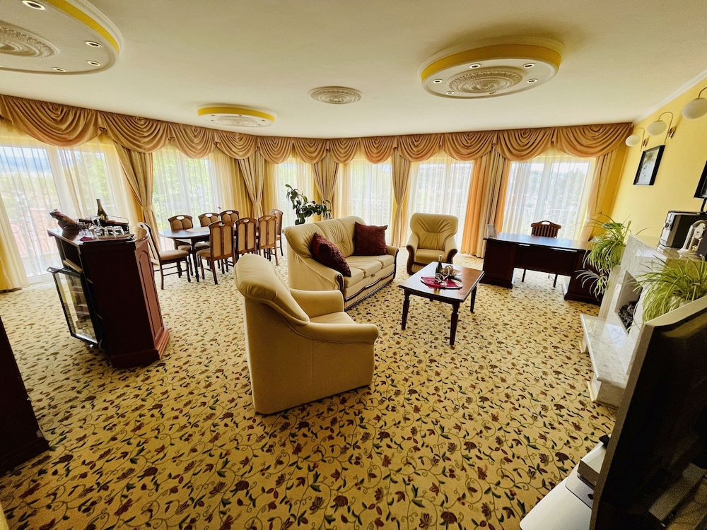 Hotel Korona Eger 54/66