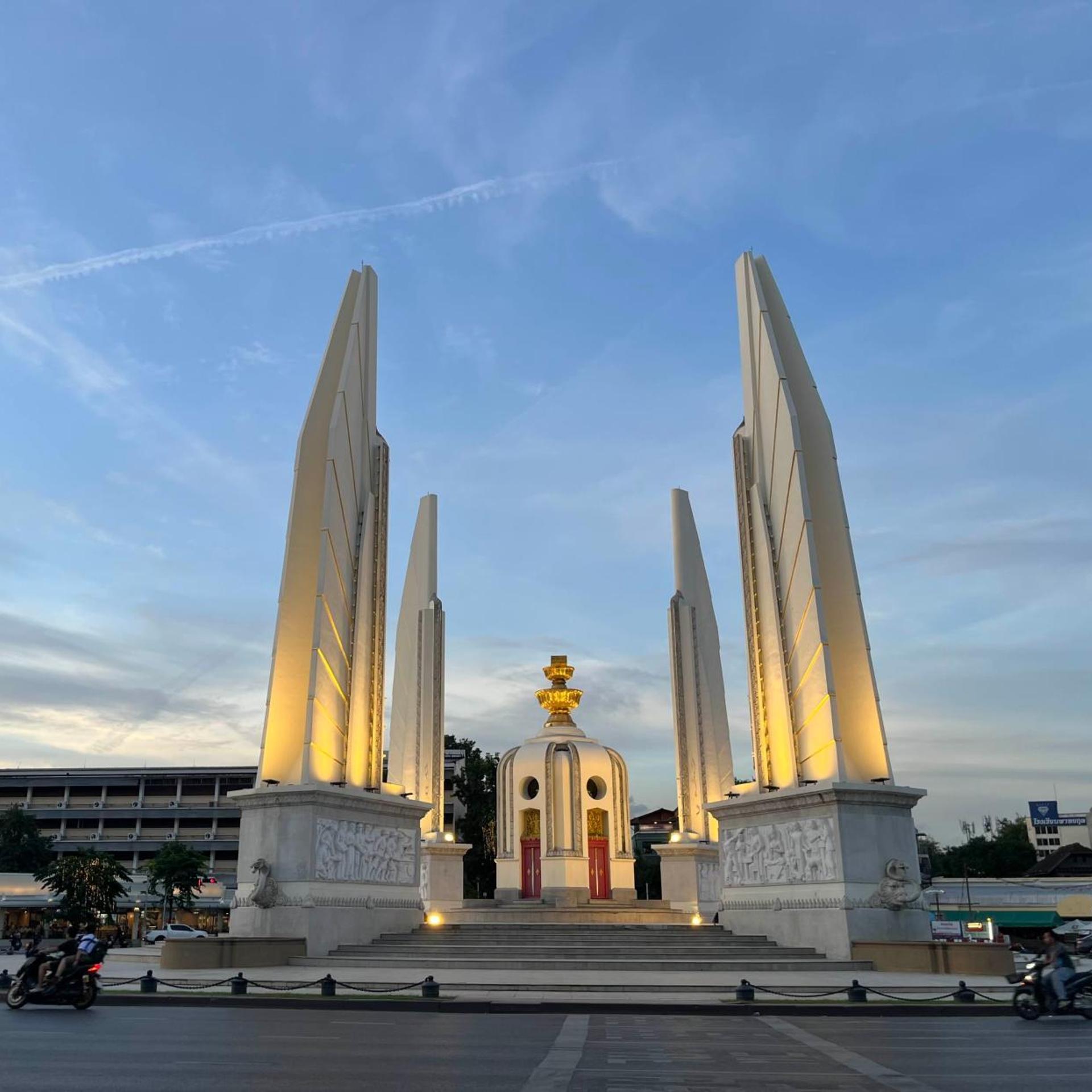 Sri Krungthep Hotel 5/77