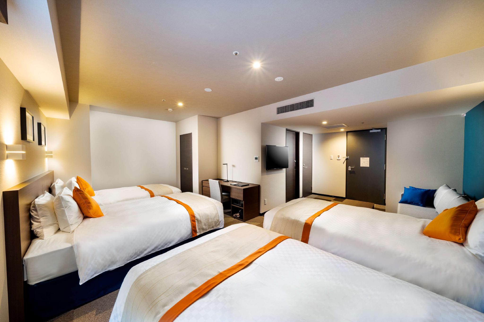 Room, 4 Beds, Bath and Shower, Large