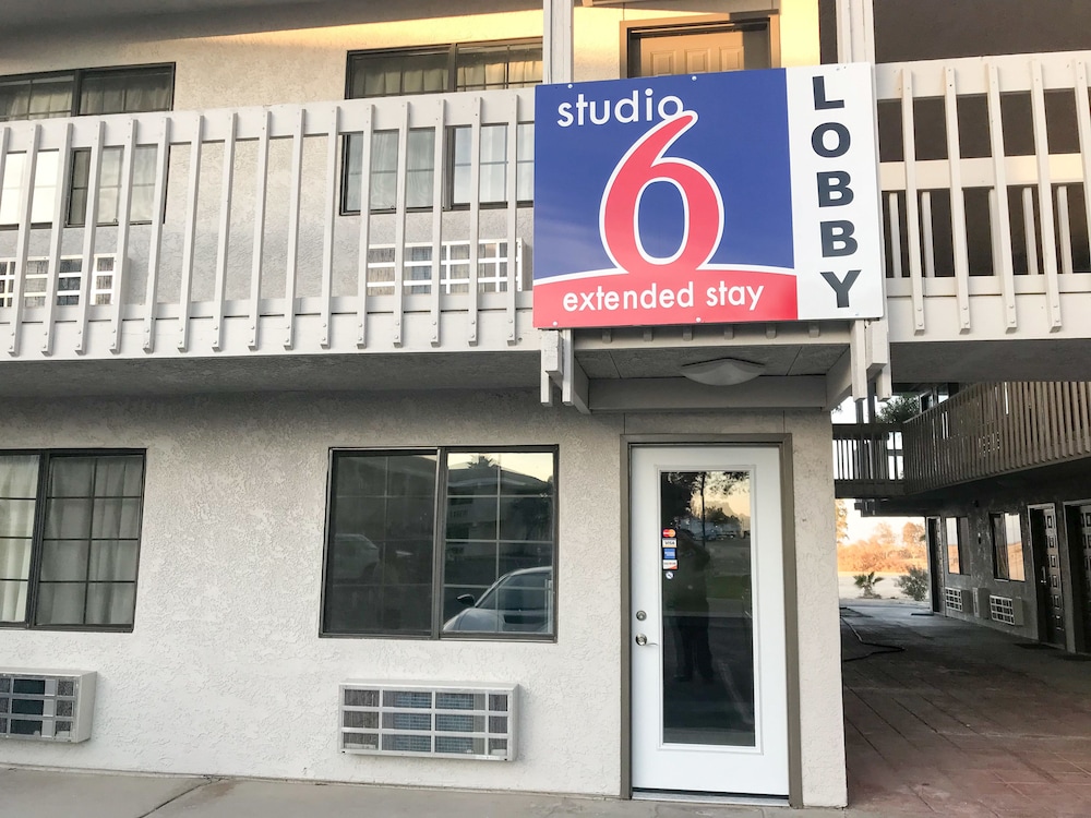 Studio6 Buttonwillow, CA