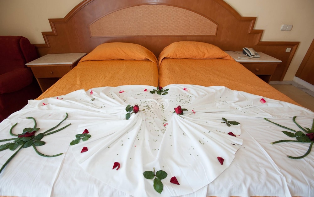 Thapsus Beach Resort 25/48