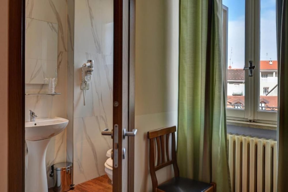 Hotel Universo 34/36
