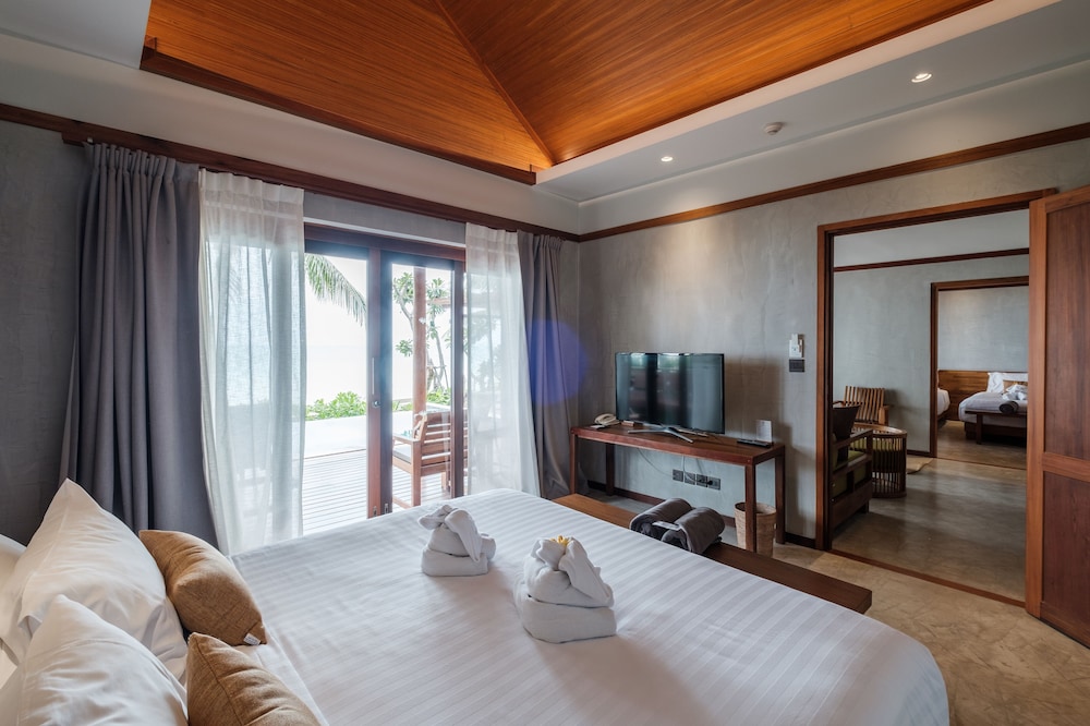 2 BEDROOMS, VILLA, BEACH FRONT, PRIVATE POOL