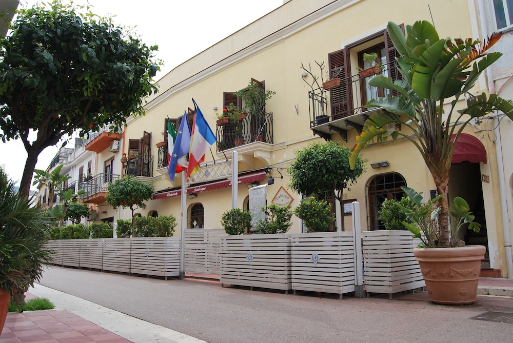 Casa Manzella 8/68