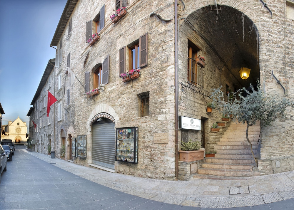 Properzio Hotel 20/25