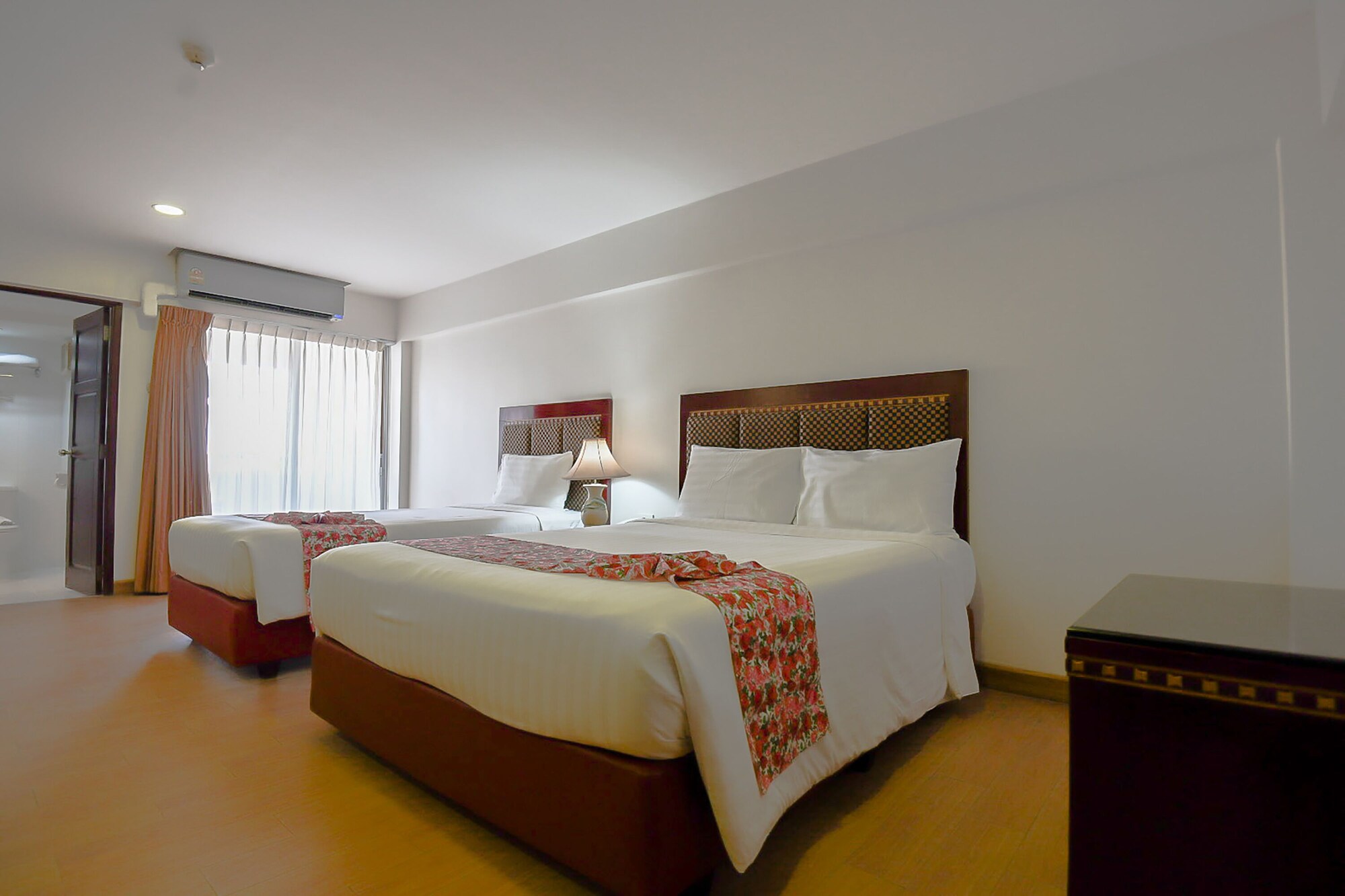 SUPERIOR, TWIN BEDS