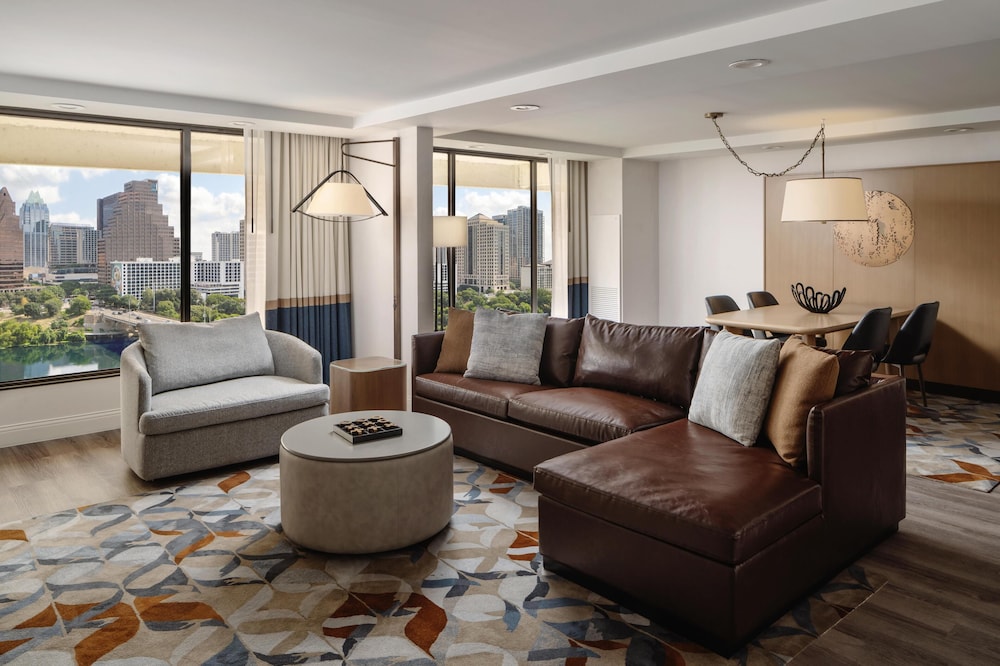 Hyatt Regency Austin 53/77