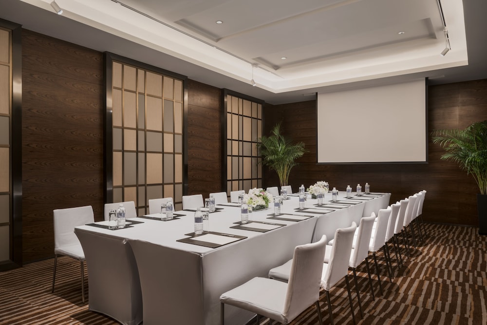 HYATT REGENCY SHANGHAI WUJIAOCHANG 65/75