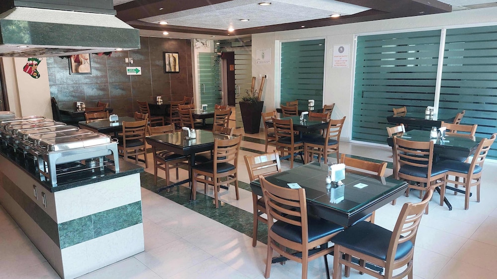 Real Del Sol Hotel 35/50