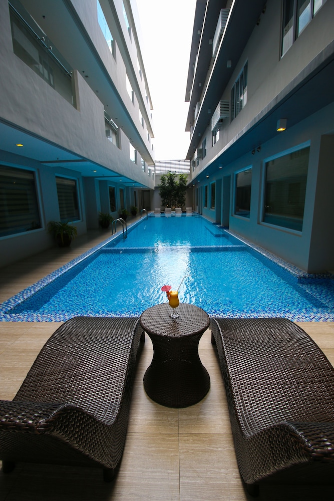 Boracay Uptown 42/43