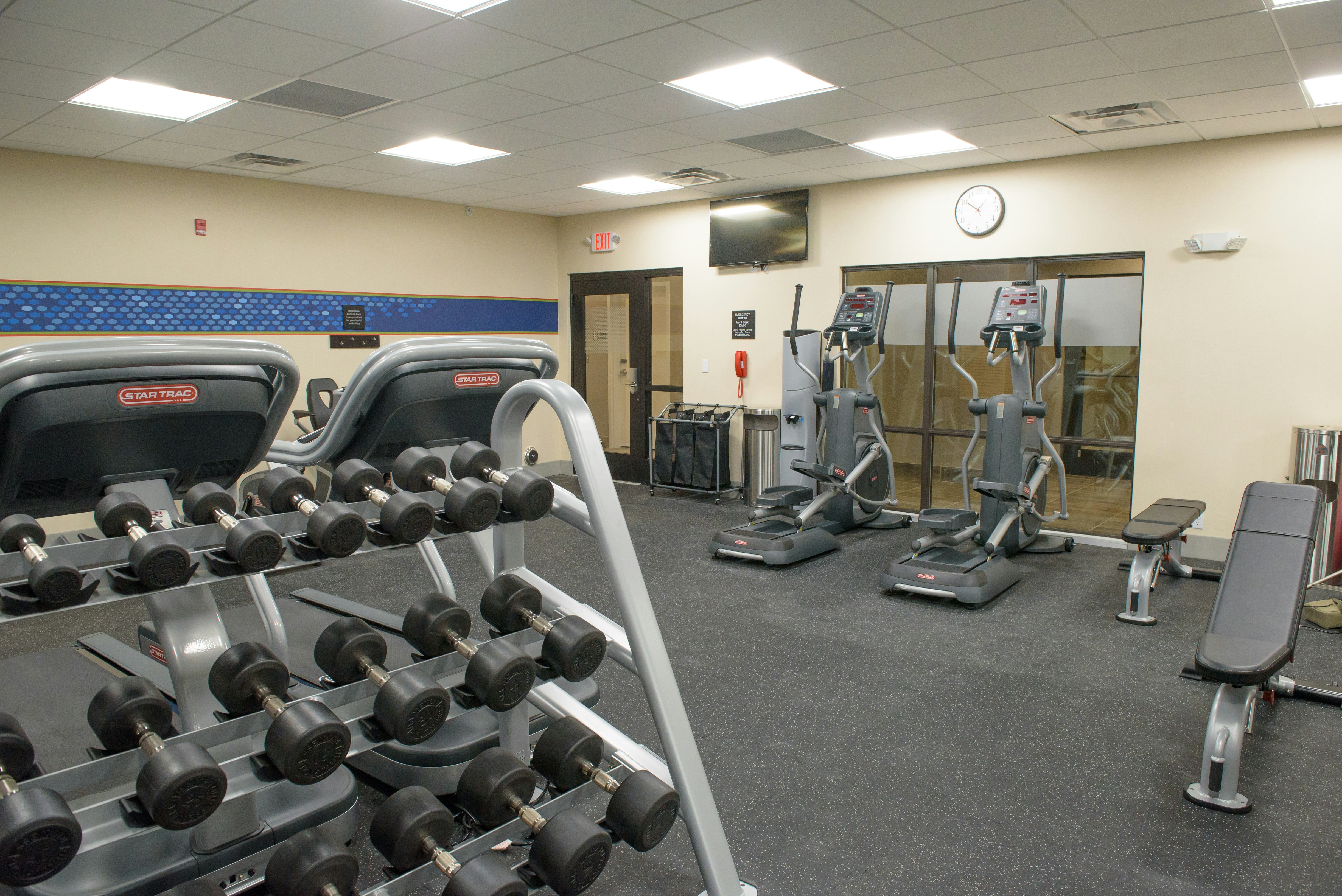 Hampton Inn & Suites Bay City, MI 30/51