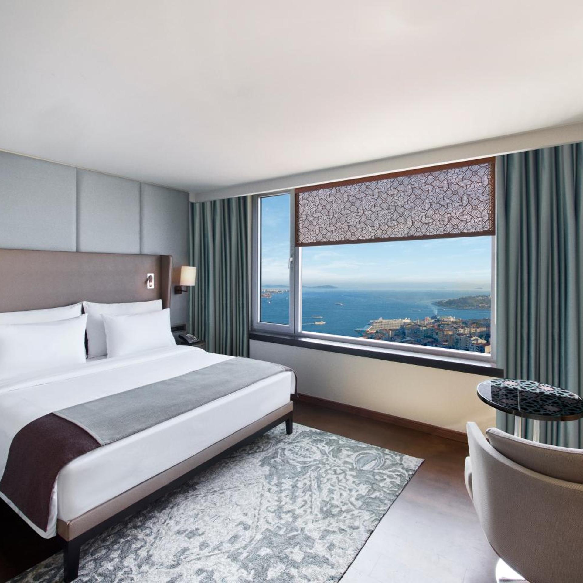Club, Bosphorus View, Lounge Access, Corner