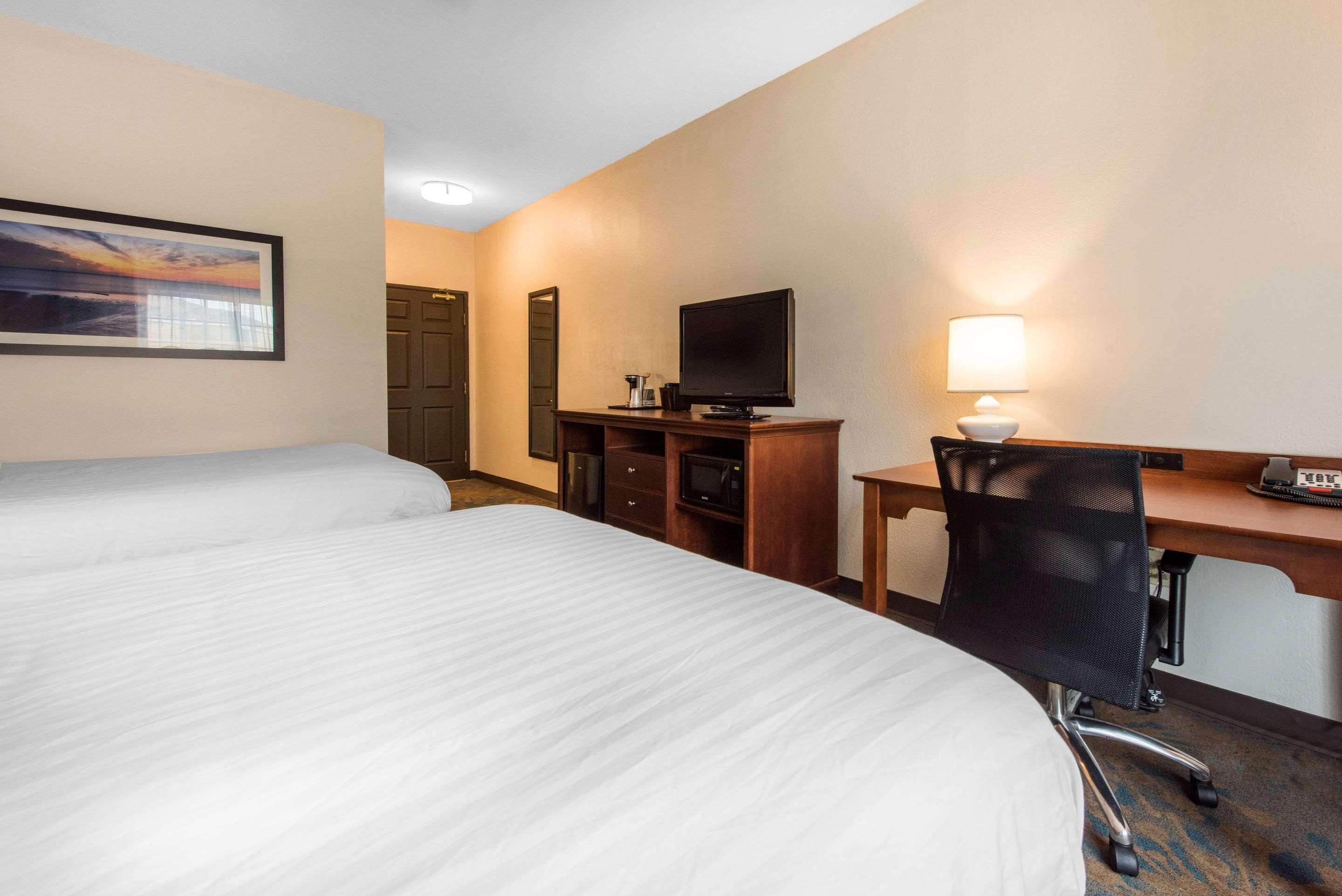 SUITE, 2 QUEEN BEDS, SOFA