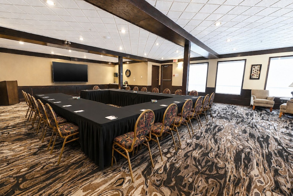 Service Plus Inn and Suites - Grande Prairie 53/62