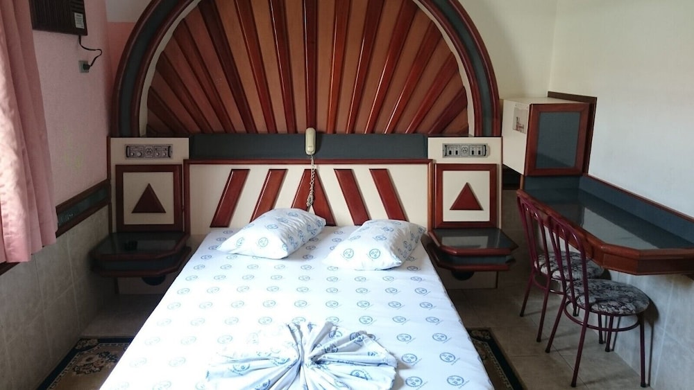 Deluxe, Double Bed