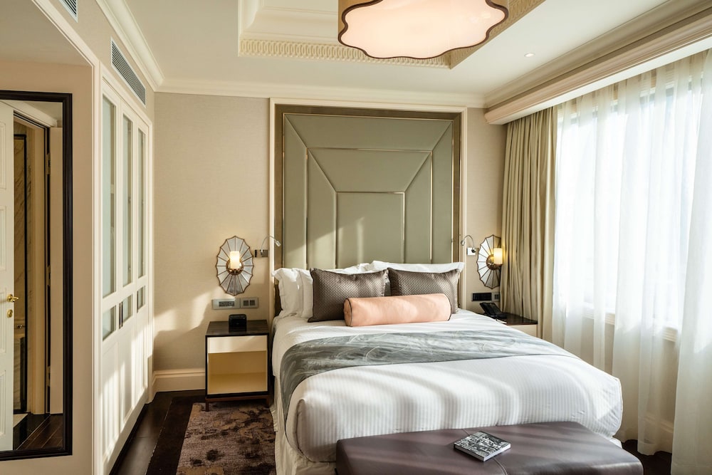 Caravelle Hotel Saigon 12/80