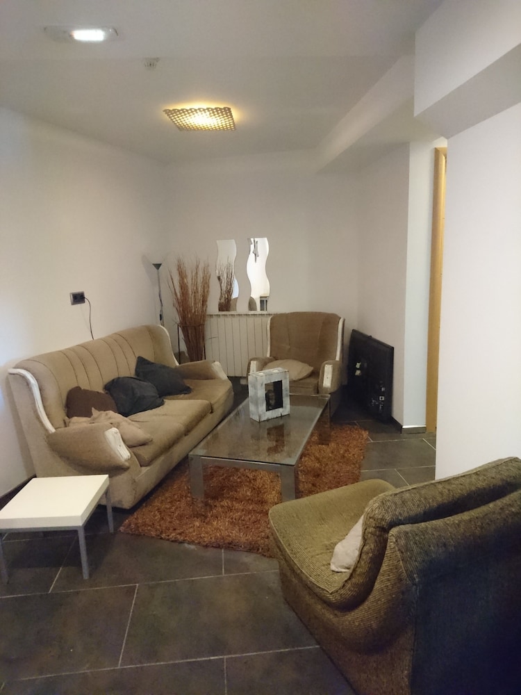 Olimpiades Aparthotel 36/66