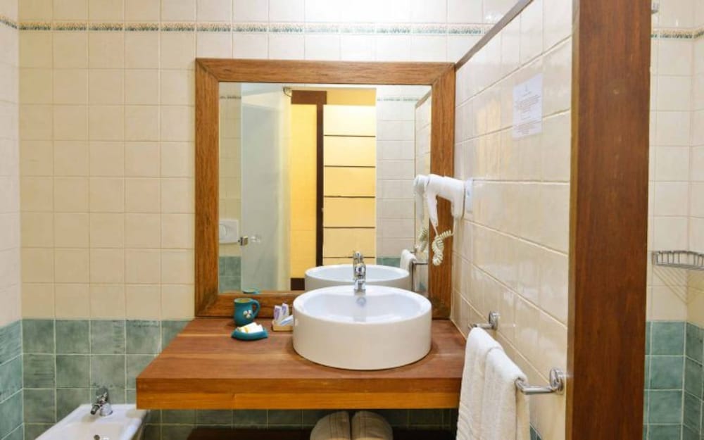 Iara Beach Hotel 19/60
