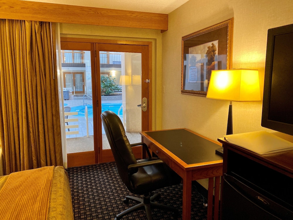 Ramkota Hotel 47/56