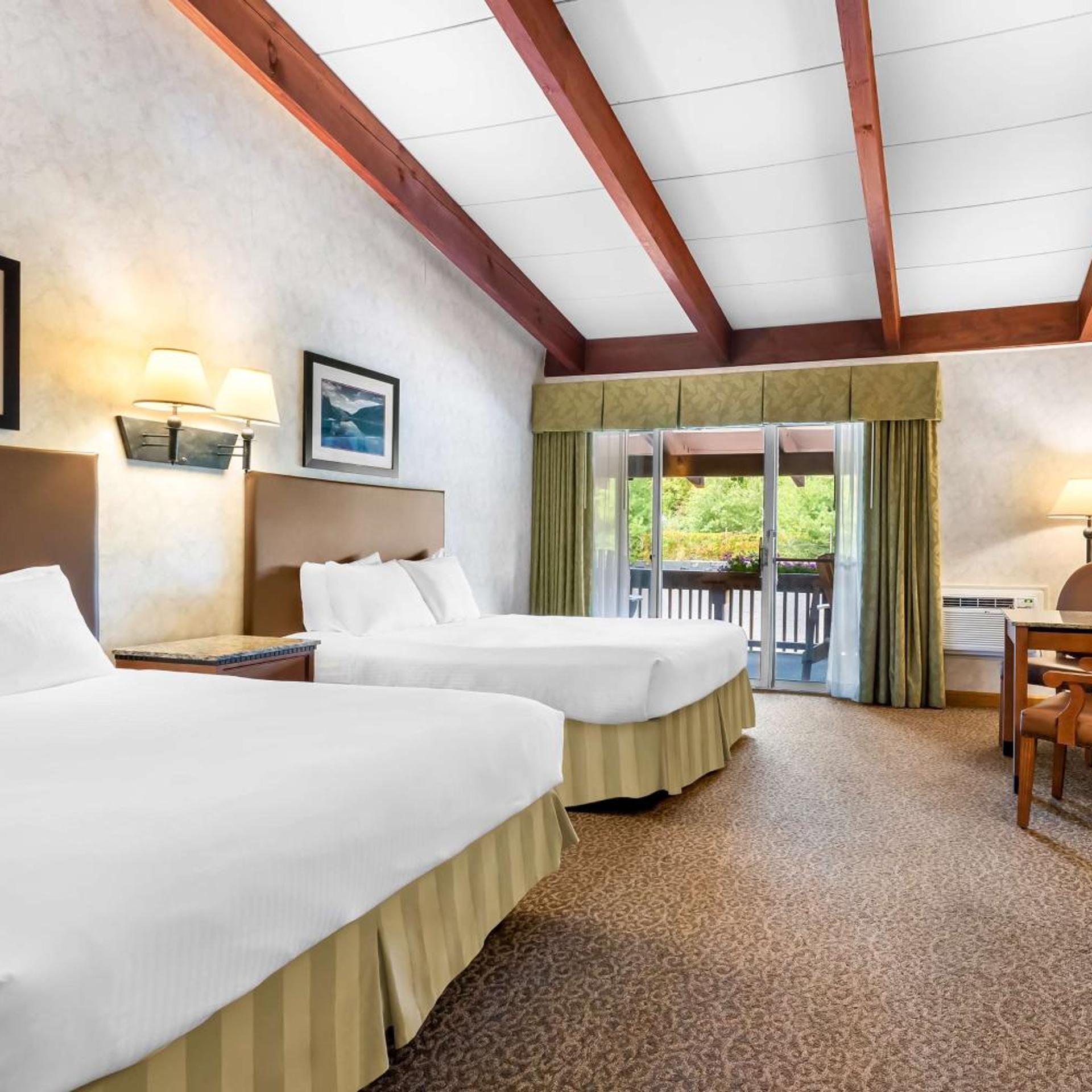 Room, 2 Queen Beds, Balcony