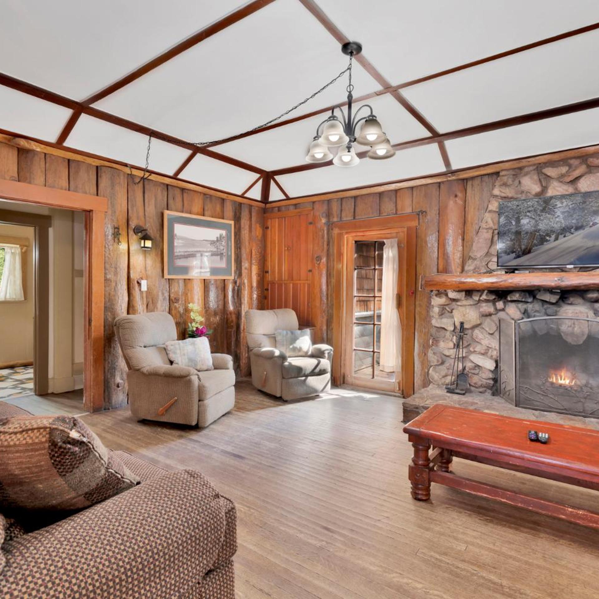 Lodge House - Family Cabin with Pool Table by Big Bear Vacations 10/28