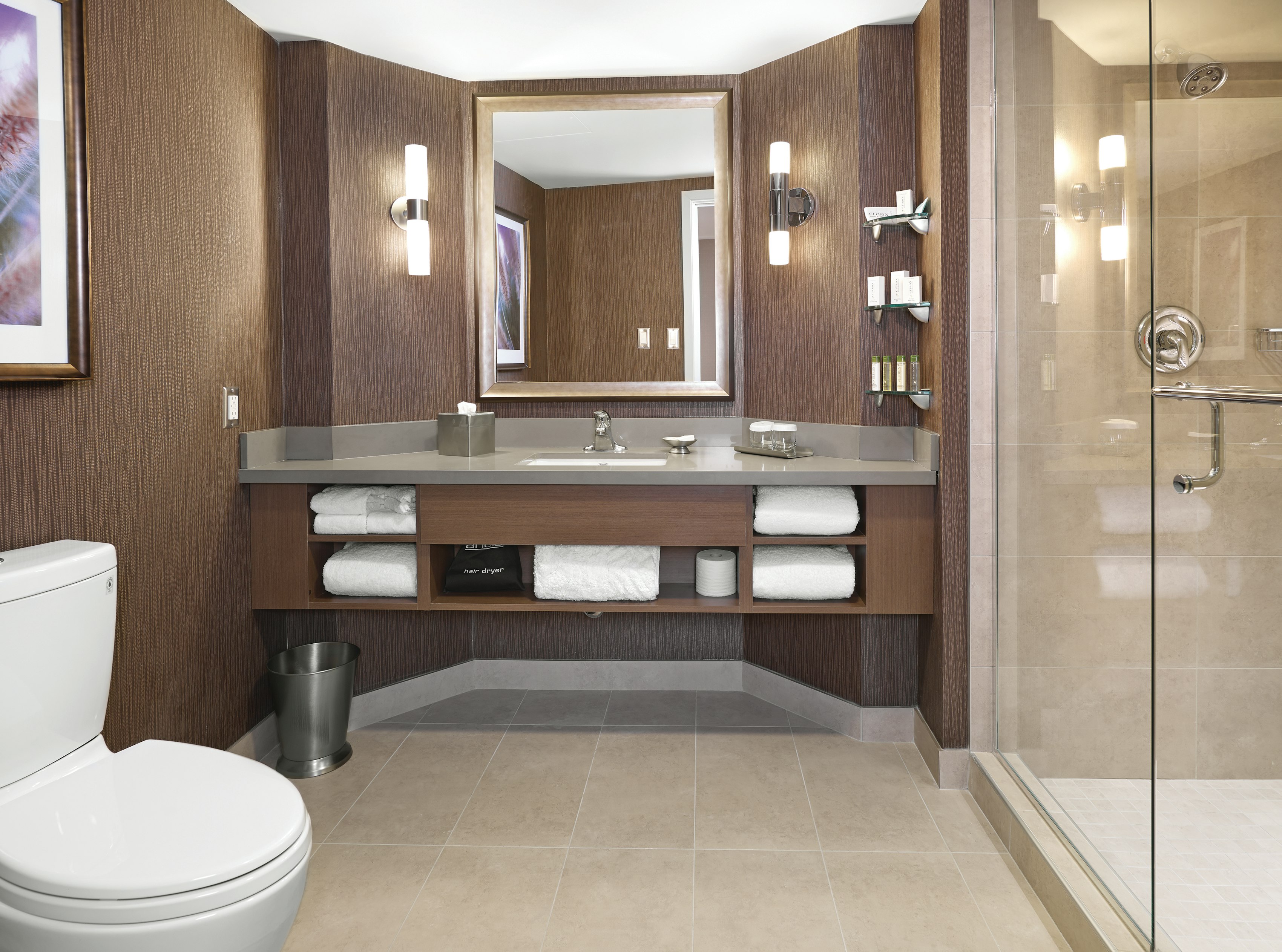 Doubletree By Hilton Hotel West Edmonton 48/50