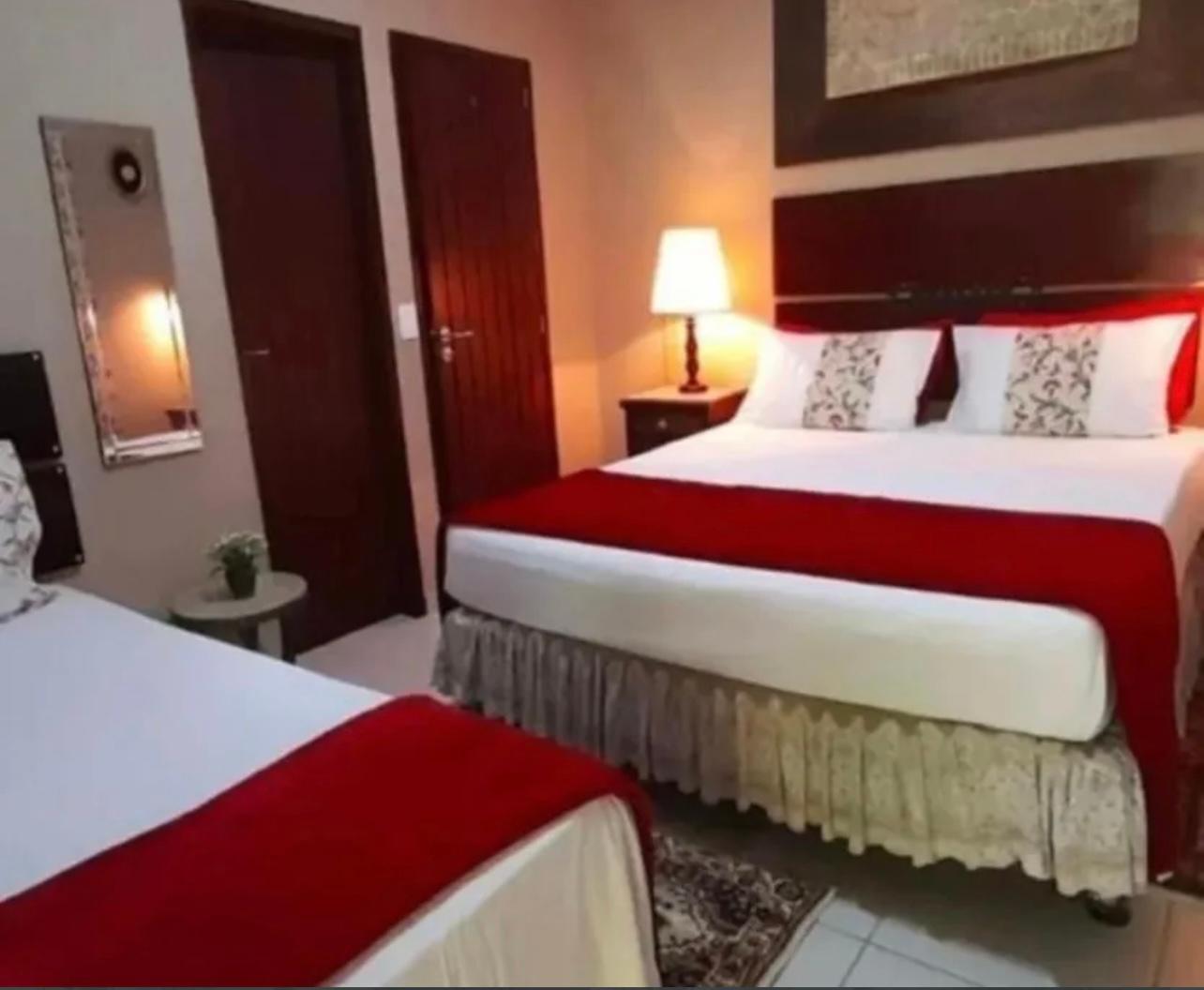 Room, Triple