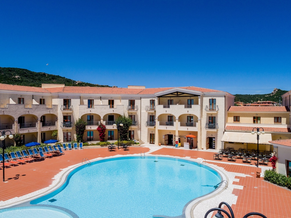 Blu Hotel Morisco Village 7/80