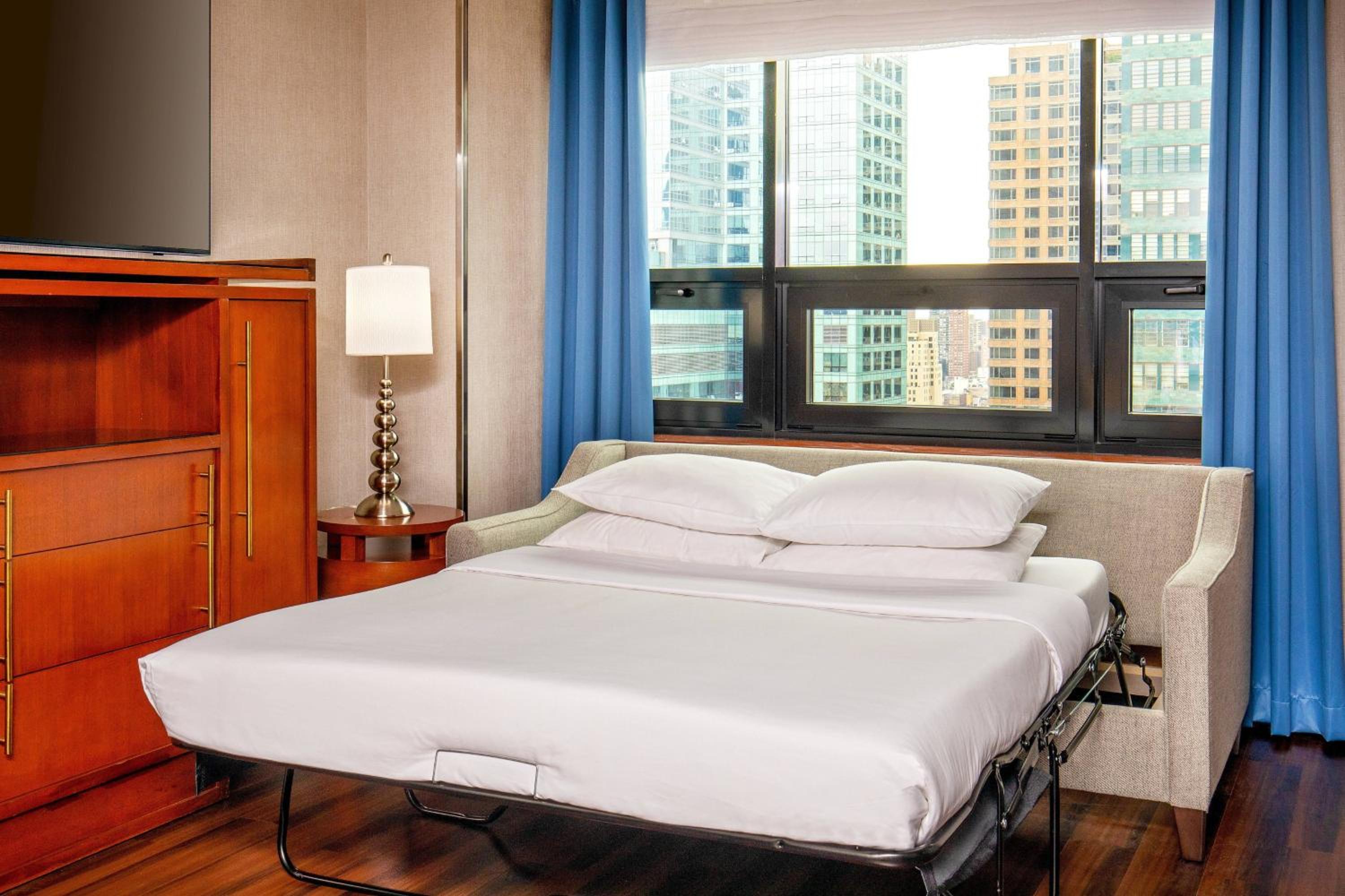 جناح بسرير كينج، Four Points by Sheraton Midtown Times Square 2/10