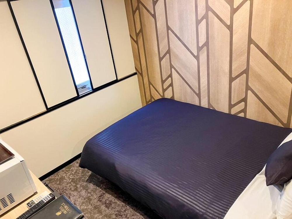 Hotel Livemax BUDGET Naha 18/45