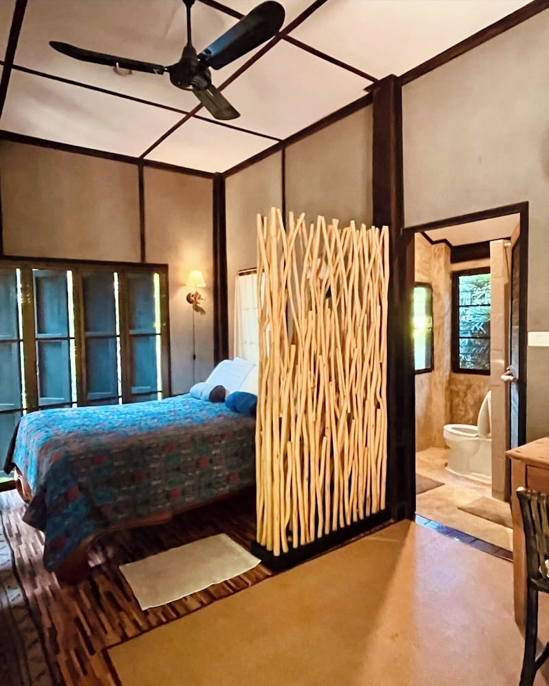 1 BEDROOM, HOUSE