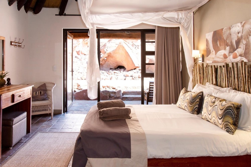 Twyfelfontein Country Lodge 8/37