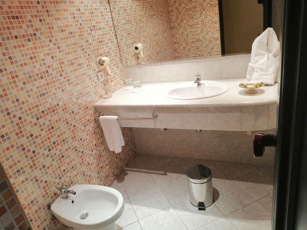 Hotel Tghat Fes 11/42